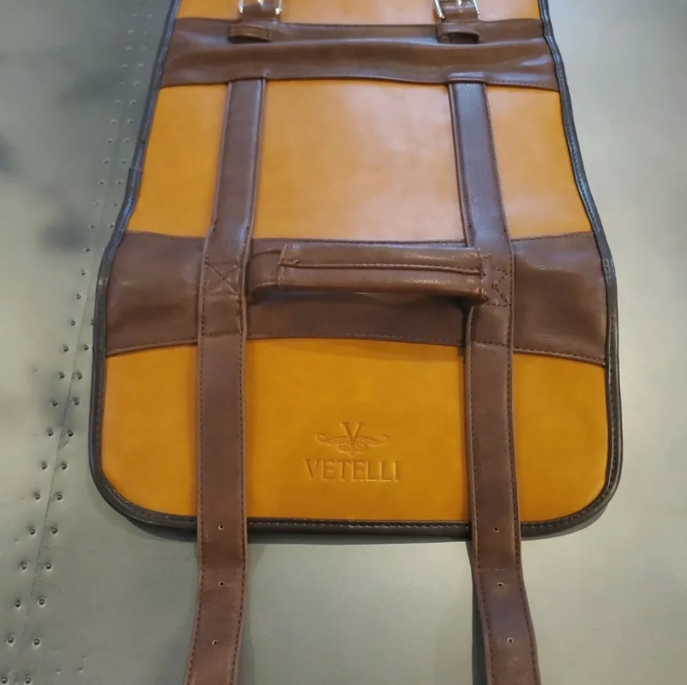 VETELLI ITALIAN LEATHER TOILET TREE VACATIONER.